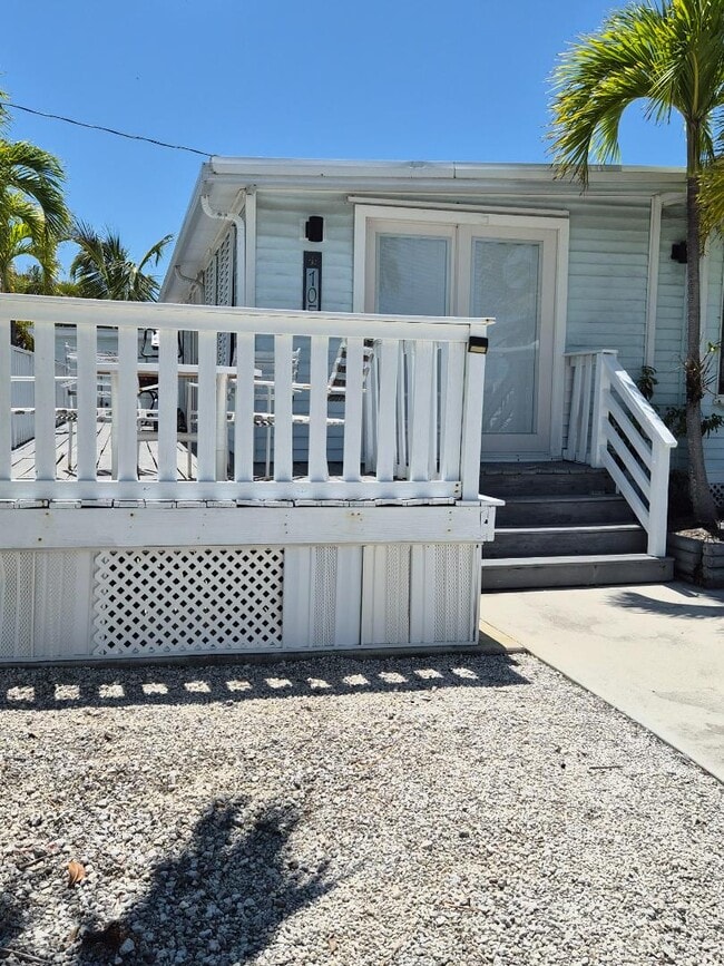 Building Photo - 55 Boca Chica Rd