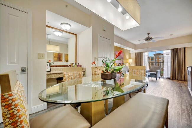 Building Photo - 12562 International Dr