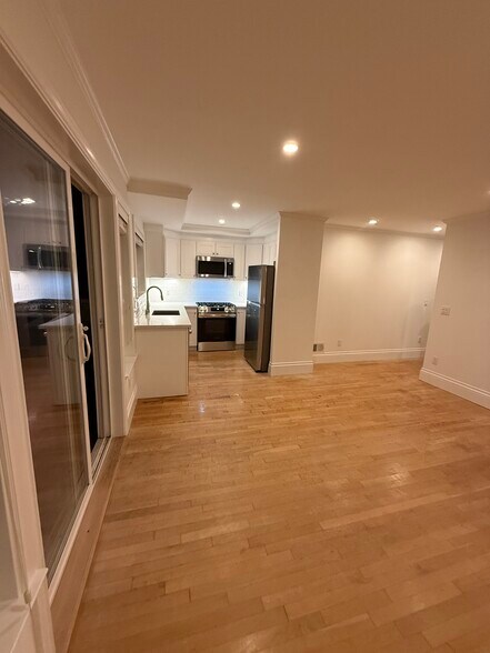 Living Room/Kitchen - 119 Peralta Ave