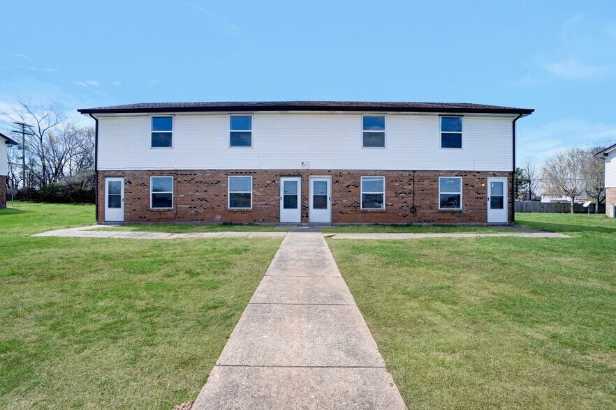 Building Photo - 1108 Pembroke Oak Grove Rd