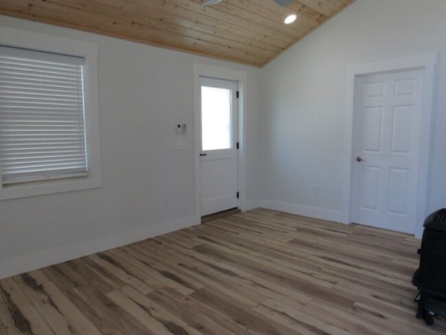 Building Photo - $1,800 - 2 Bed/2Bath Newly Renovated Unfurnished House Overlooking Downtown Sylva