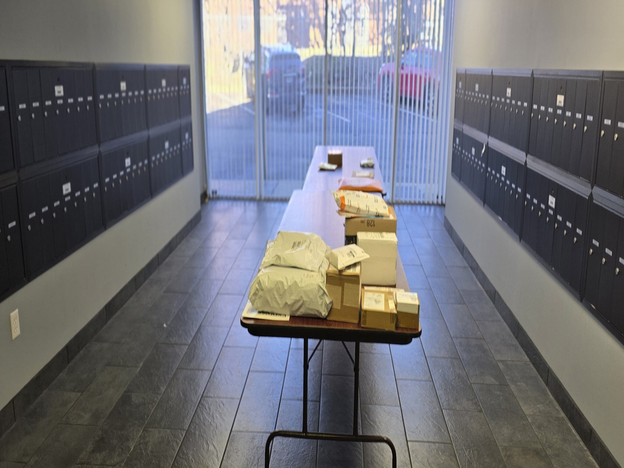 Building Photo - 1271 Poplar Ave