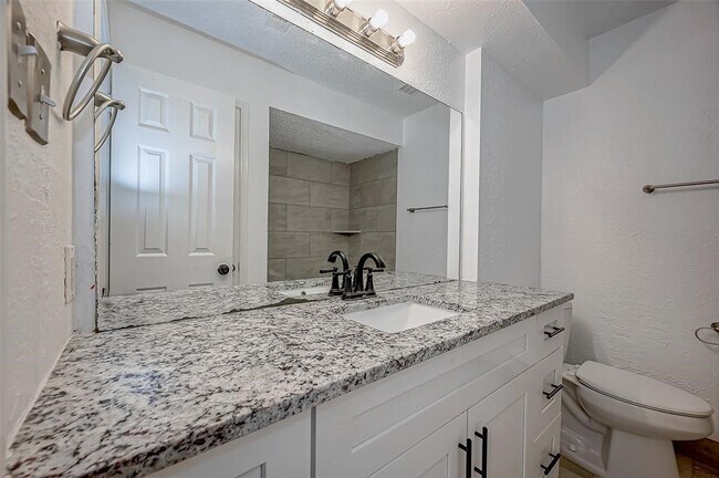 Building Photo - 14706 Dale Hollow Ln