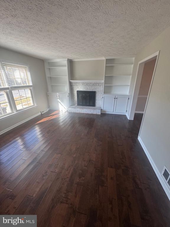 Building Photo - 2150 Harvest Dr