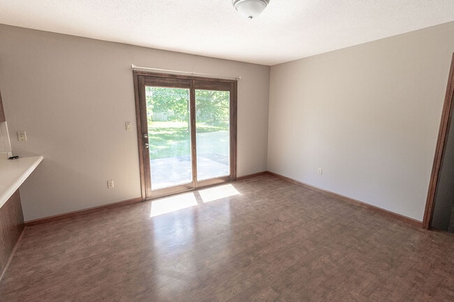 Building Photo - 306 W Briarwood Ln