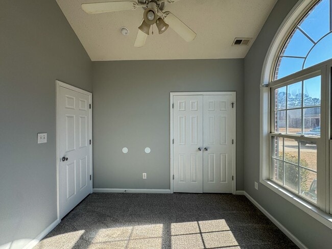 Building Photo - Charming 4 Bed 2 Bath Raeford Home