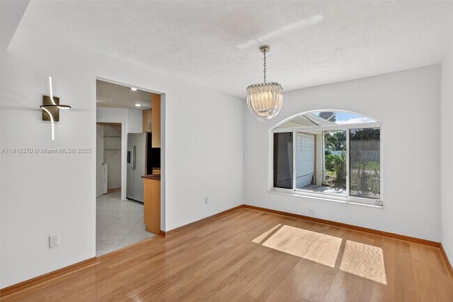 Building Photo - 1833 SW Bellevue Ave