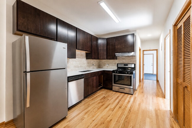 Building Photo - 1343 N Leavitt St