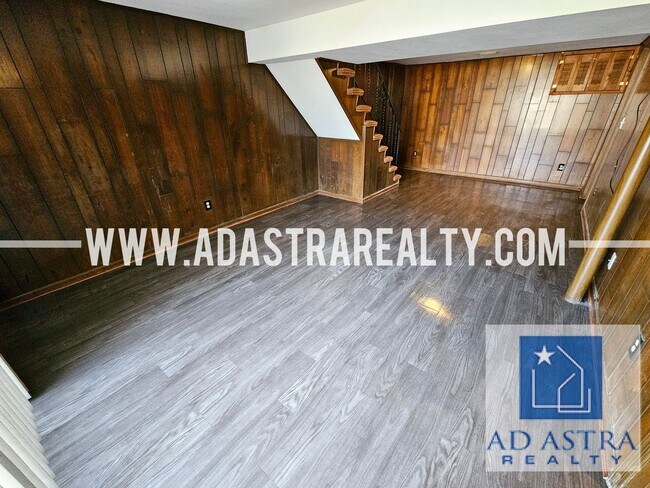 Building Photo - Spacious Duplex in Independence-Available ...