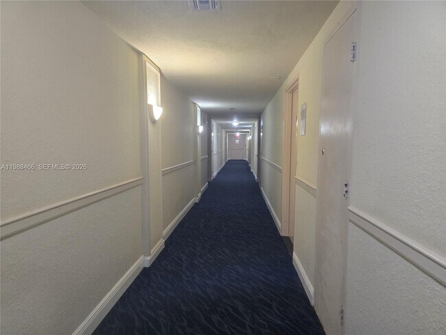 Building Photo - 3505 S Ocean Dr