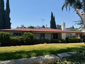 Building Photo - Alhambra 3 bedrooms, 2 baths single house