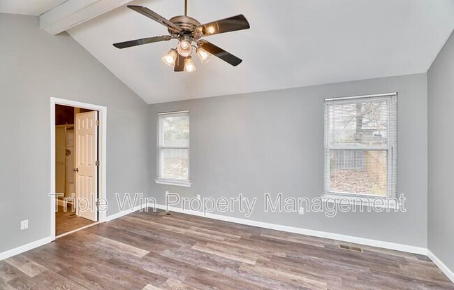 Building Photo - 121 Walnut Hill Dr