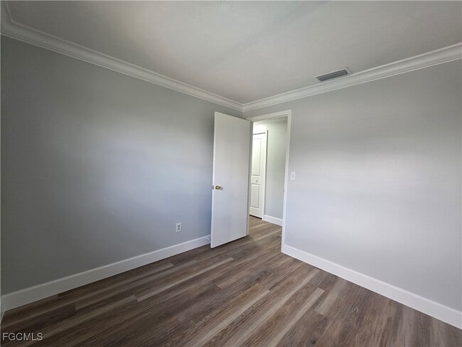 Building Photo - 1507 Cape Coral Pkwy W