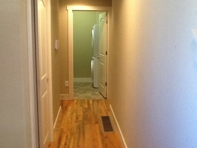 Building Photo - 3 BEDROOM, 2.5 BATHROOM SADDLE RIDGE TWINHOME