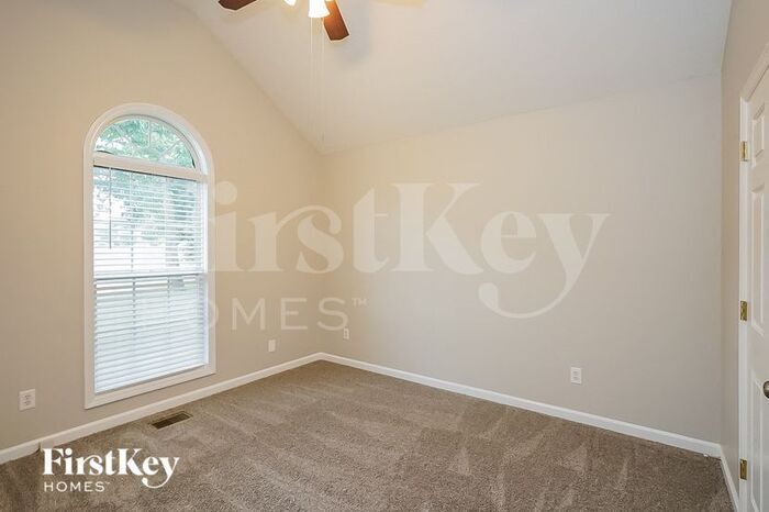 Building Photo - 339 Bayhill Dr