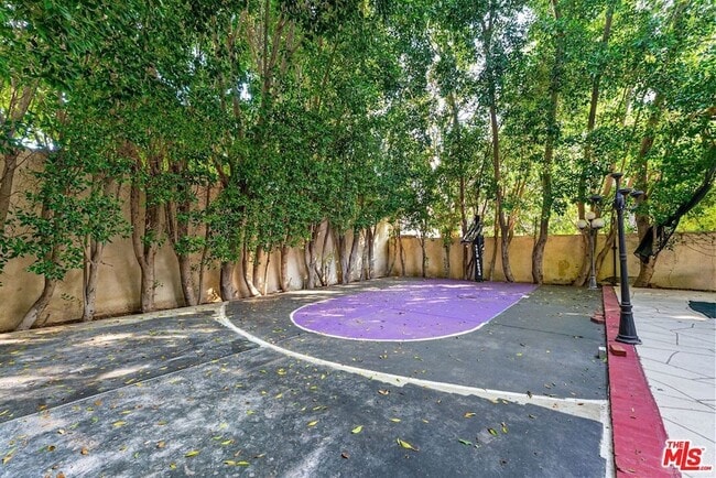 Building Photo - 15123 Greenleaf St