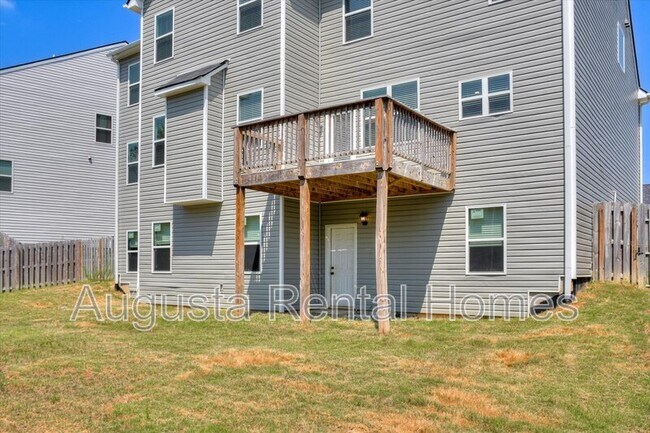 Building Photo - 560 Post Oak Ln