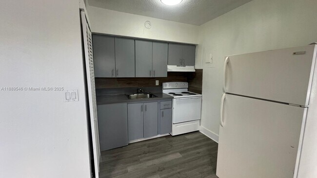 Building Photo - 6300 Miramar Pkwy