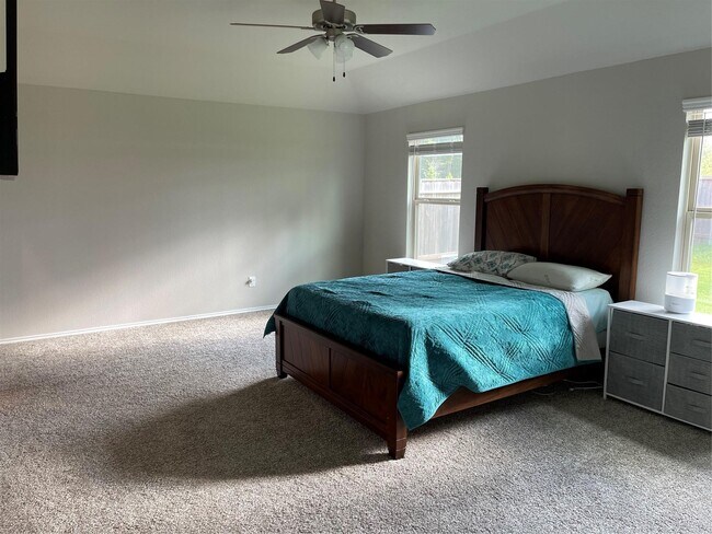 Building Photo - 18356 Klamath Falls Ln