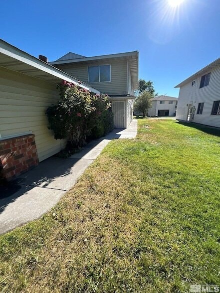 Primary Photo - 5020 Catalina Dr