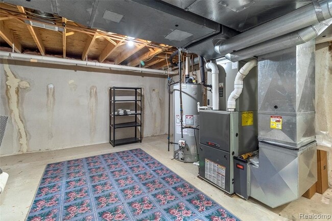 Building Photo - 5648 Whitfield Dr