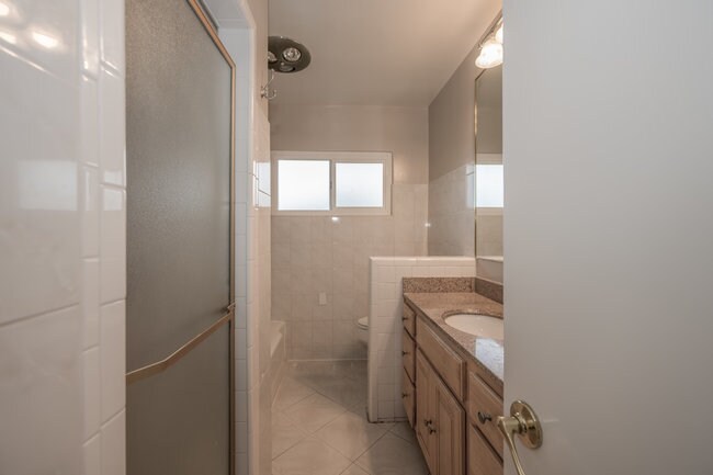 Building Photo - 832 Coolidge Dr