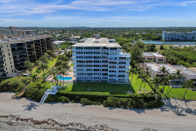 Building Photo - 1021 Hillsboro Mile