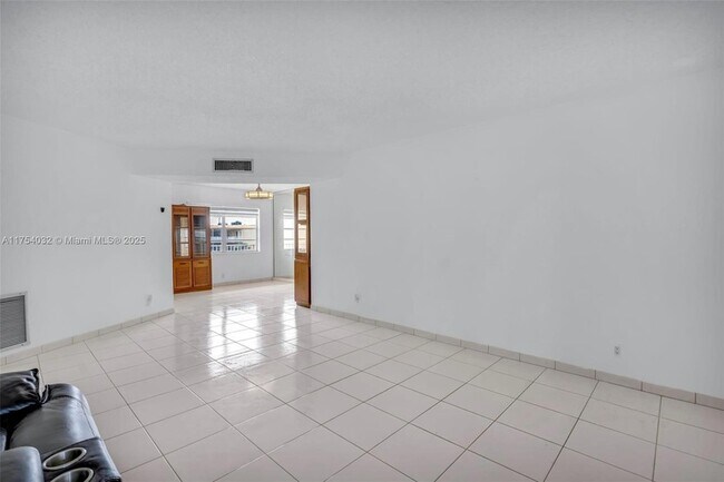 Building Photo - 3990 NW 42nd Ave