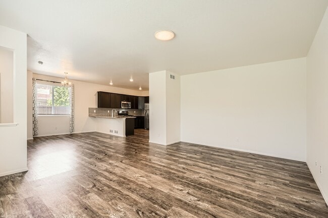 Building Photo - 11791 Lovegrass Dr