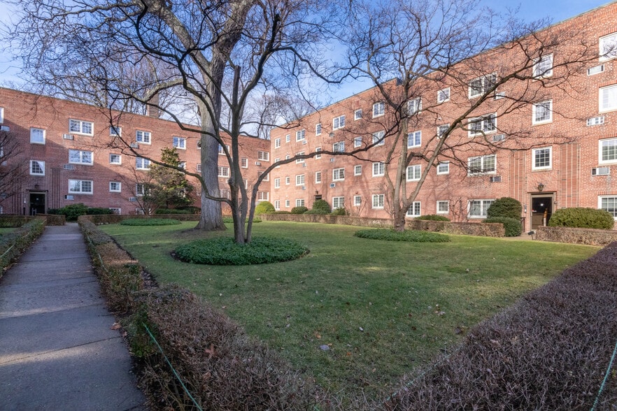 Exterior - 30 Saint Paul St