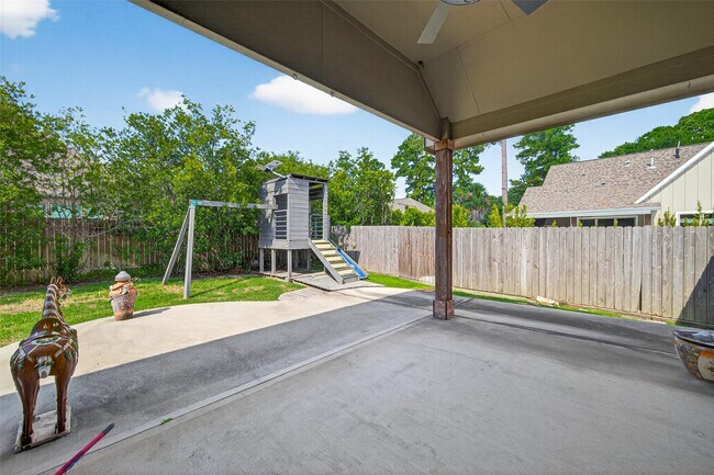 Building Photo - 15802 Pine Cone Ln