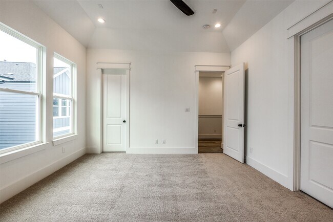 Building Photo - 948 Fisher St