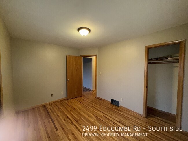 Building Photo - 2499 Edgcumbe Rd