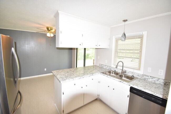 Building Photo - Coming Soon 3 Bedroom and 2 Bath Home (Pets Considered)