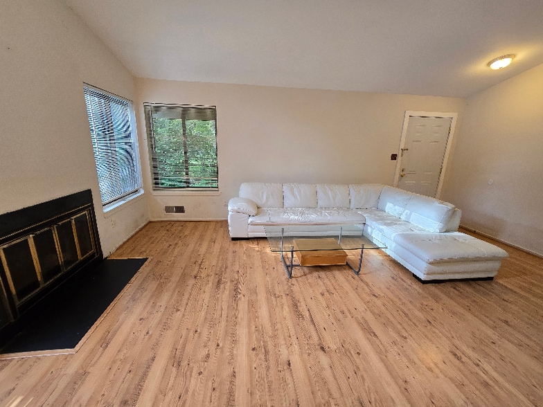 Building Photo - 19517 Tiber Ct