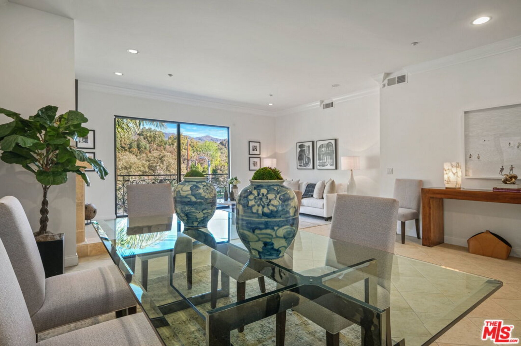 Building Photo - 16000 W Sunset Blvd