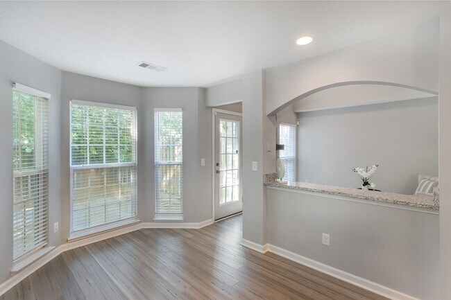 Building Photo - Beautiful end unit in sought-after Nashboro Village