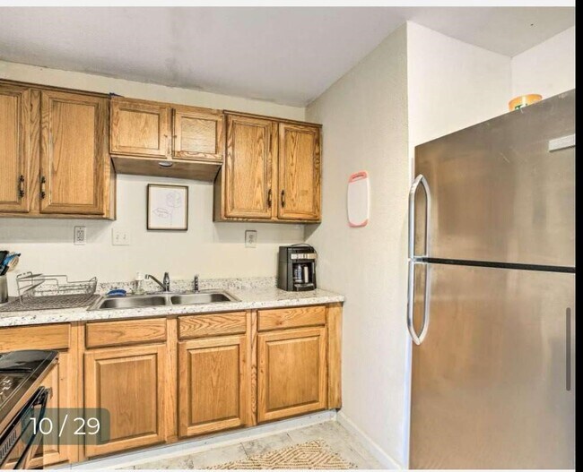 Building Photo - 120 5th St