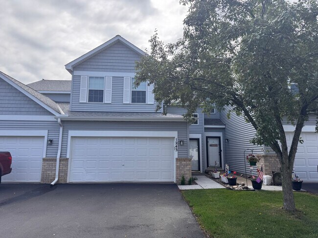 Building Photo - ***RENT SPECIAL!!!*** Luxurious 3 Bedroom, 2 Bathroom GORGEOUS townhome!