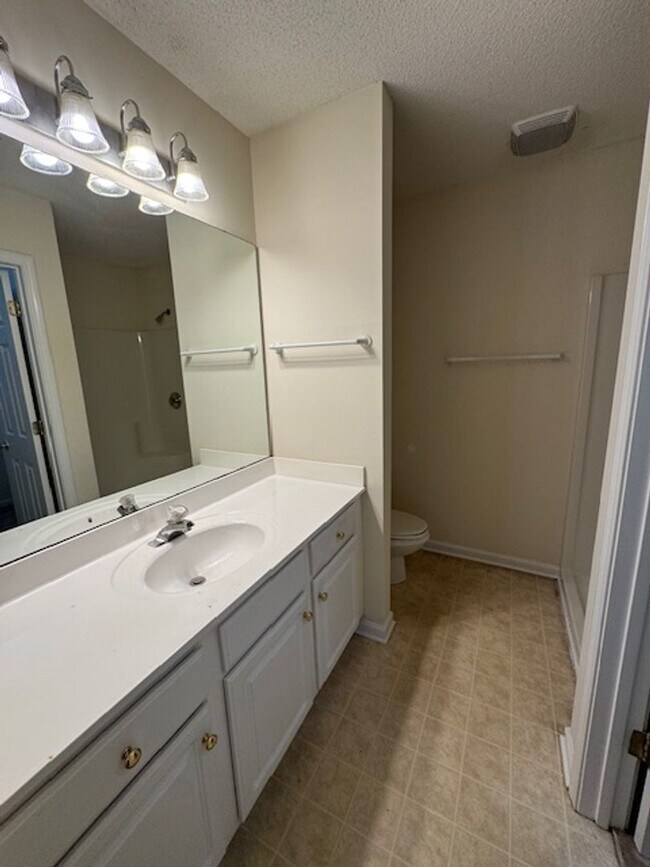 Building Photo - Holton Place - McClelland Dr.