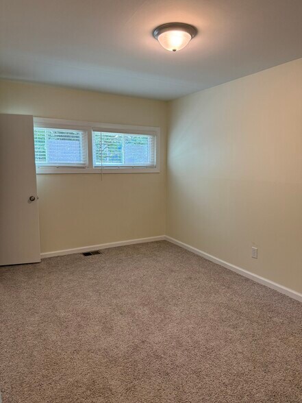 Bedroom 1 - 922 Kramer Ave