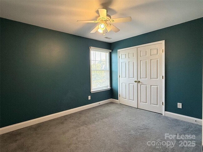 Building Photo - 126 Cloister Ln