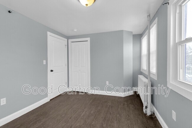 Building Photo - 618 Elmwood Ave