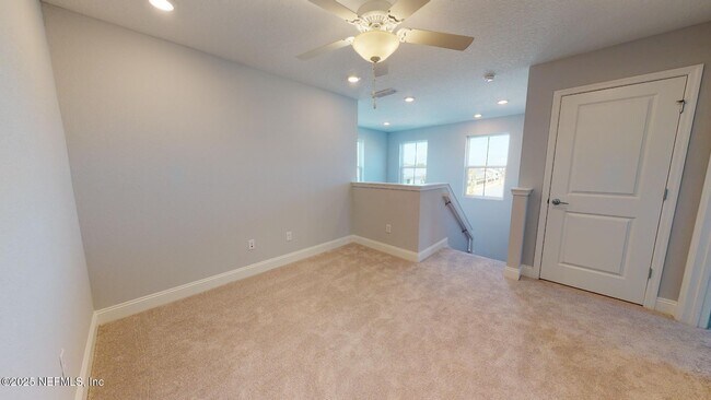 Building Photo - 307 Killarney Ave