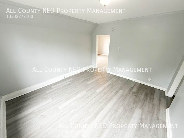 Building Photo - 2056 W 95th St