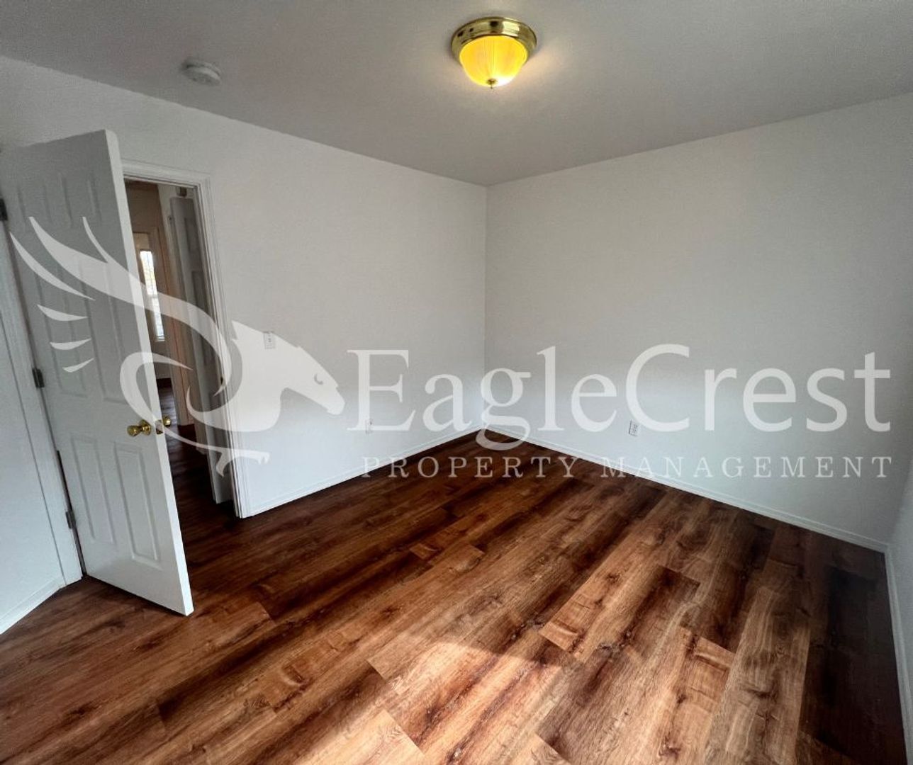 Building Photo - 706/708SCollege