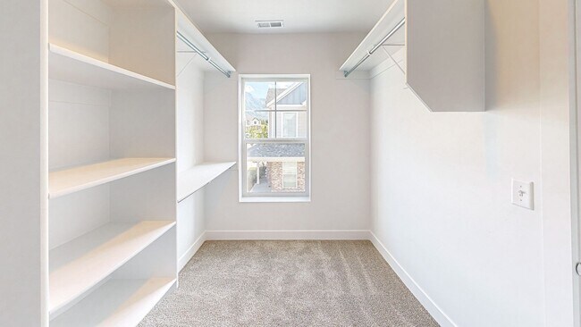 Building Photo - Incredible End Unit in Spanish Fork's River Run Community