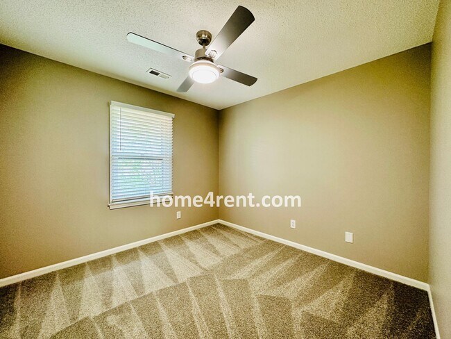 Building Photo - Wonderful Belton Home w/ Wood Floors, Finished Basement and Fenced Yard!
