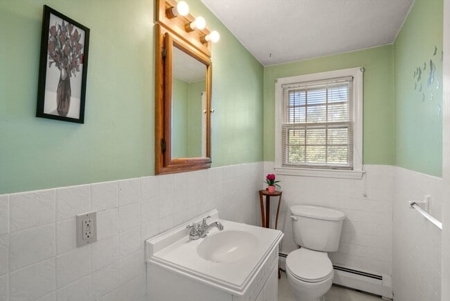 Building Photo - 42 Rockland Ave