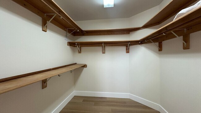 Building Photo - 935 Shriver Cir